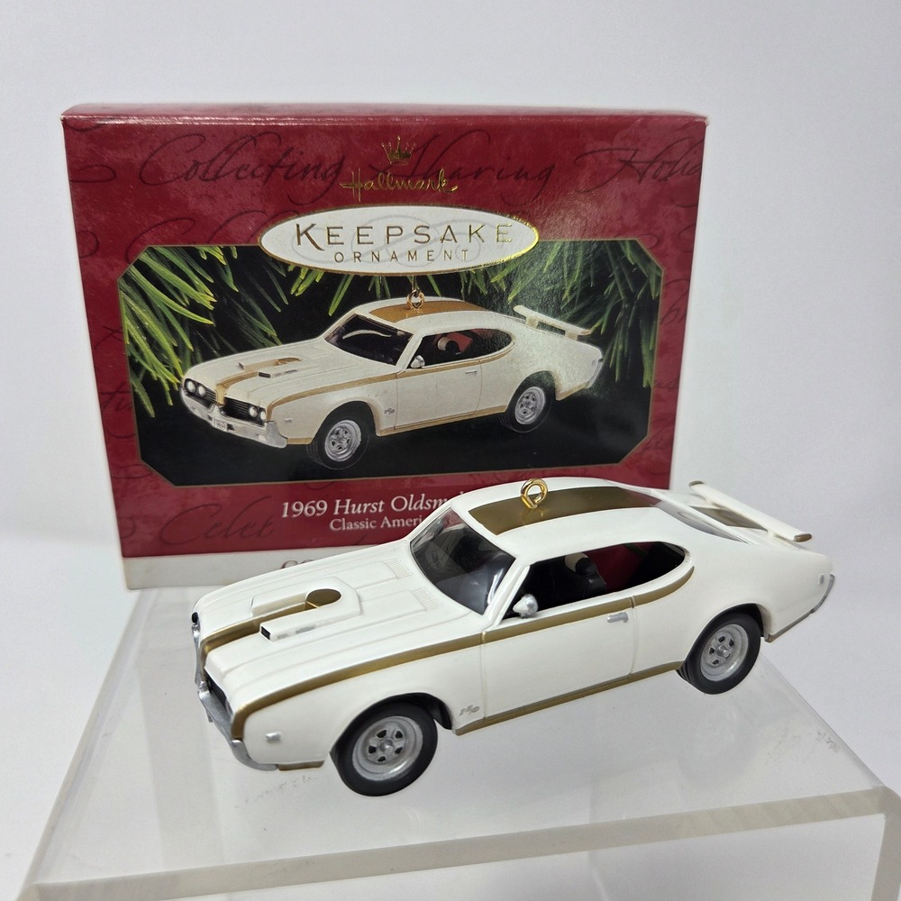 Hallmark Keepsake 1969 Hurst Oldsmobile 442 Classic American Cars Ornament 1997